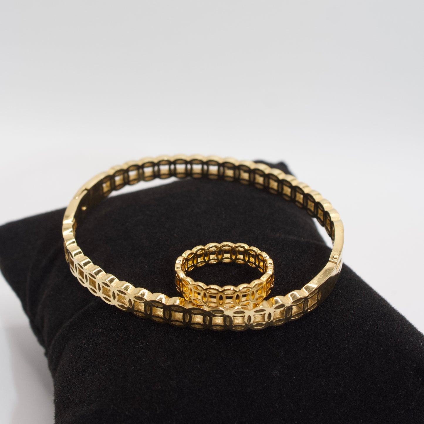 Gold Clash Bangle