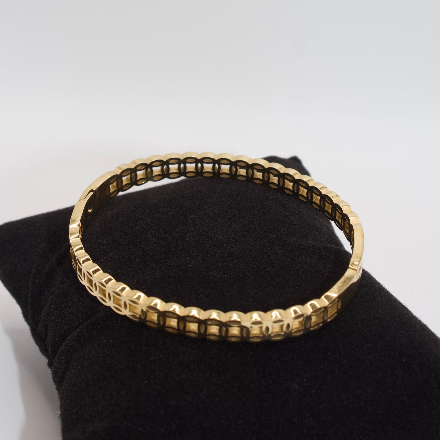 Gold Clash Bangle
