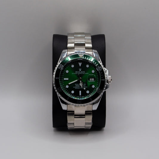 Sea-Dweller Oyster Perpetual Date Silver Green Dial - 40mm
