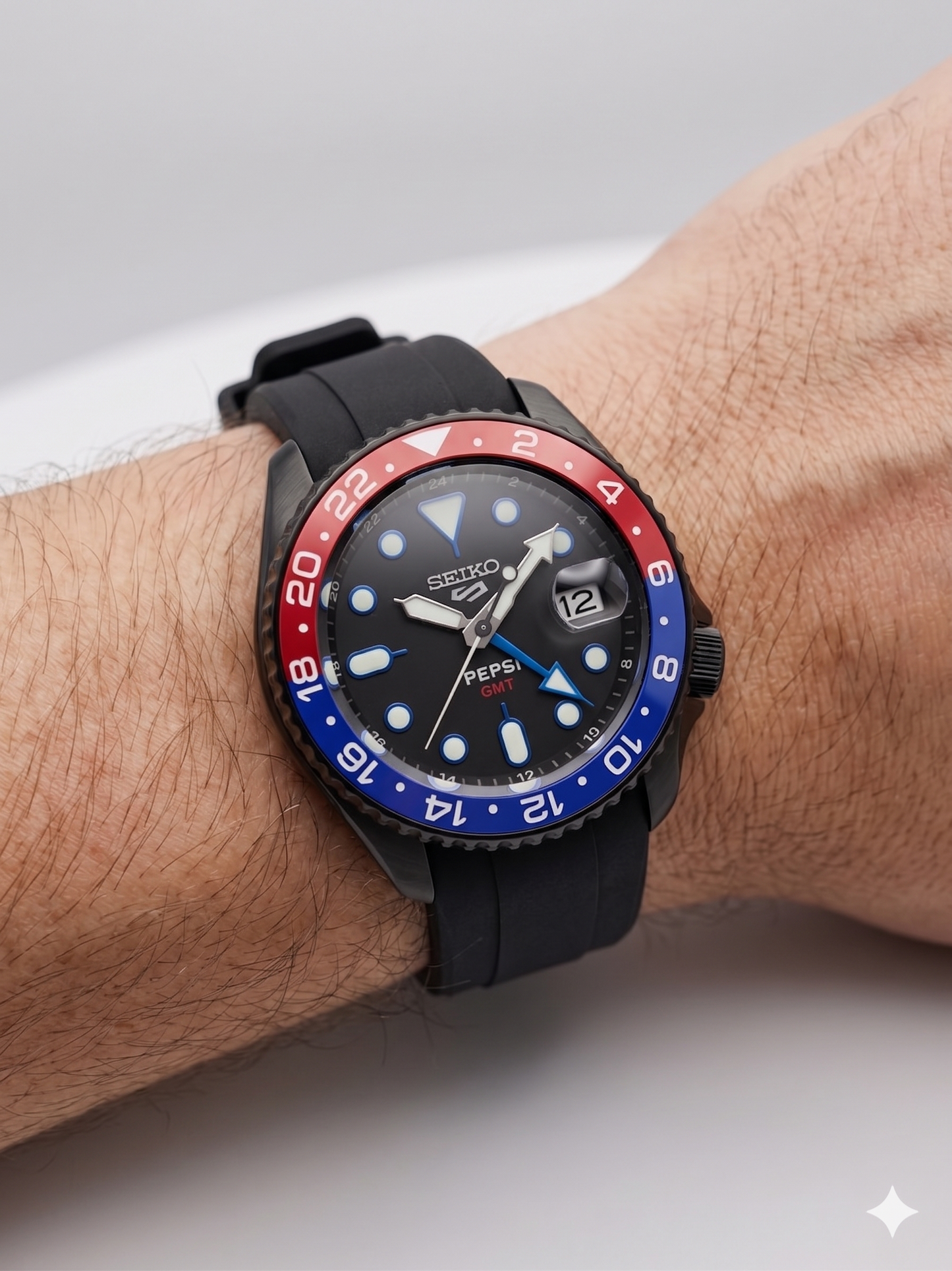 SEIKO 5 GMT PEPSI LIMITED EDITION SSK047K1 BLACK DIAL - MEN'S AUTOMATIC